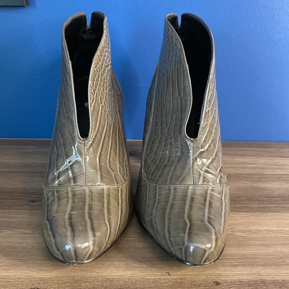 Pour la Victorie Crocodile Print Ankle Boots - Picture 2 of 8